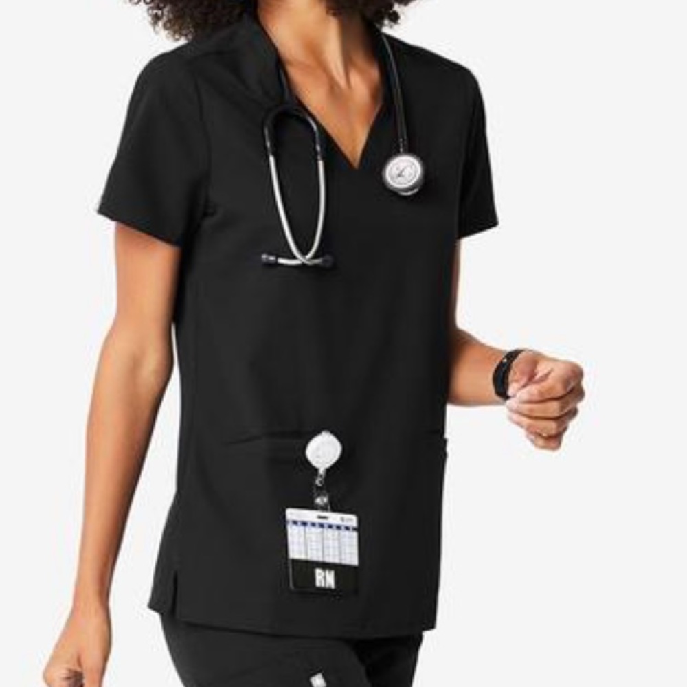Black Figs scrub set